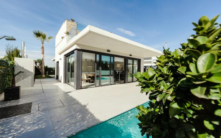 Villa Pueblo Del Sol - Mediterranean White Architecture